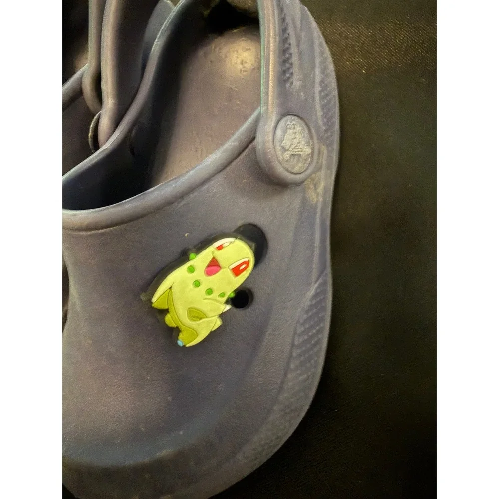 Crocs Kids Navy Blue Clogs Pokemon Ash Ketchum Chikorita Charms Size 8 9
